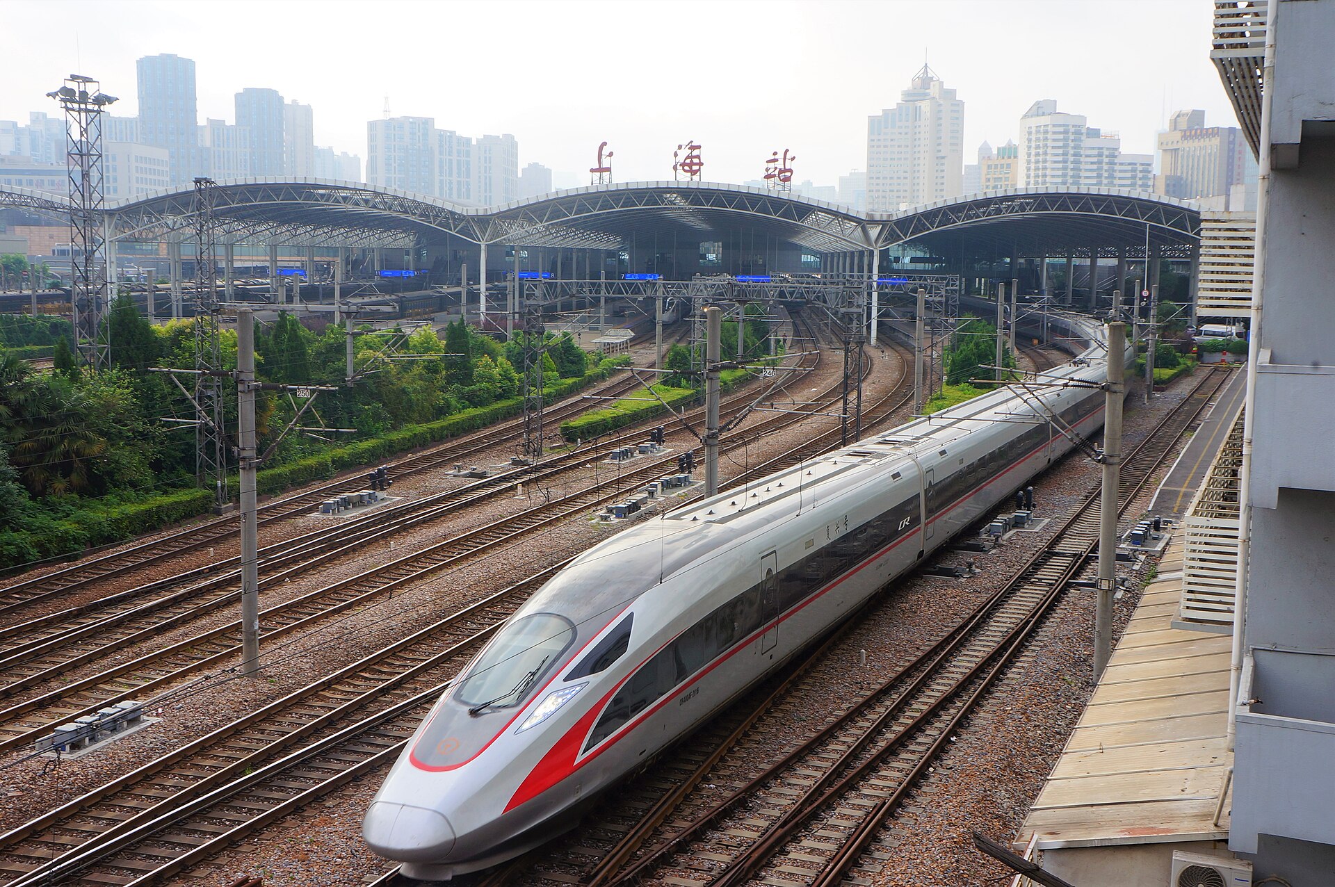 A CR400AF Fuxing trainset working service G6 departing from Shanghai.