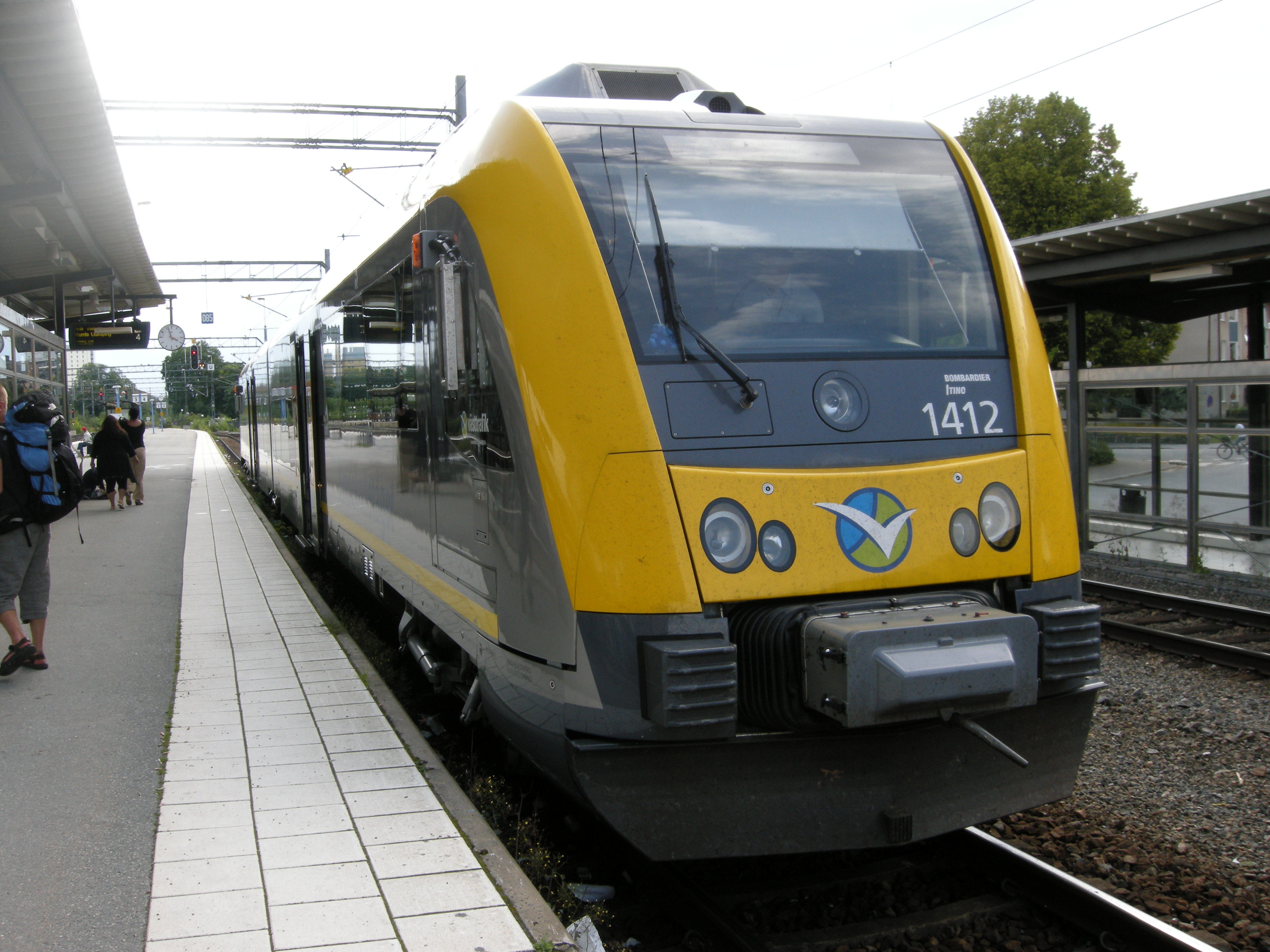 A regional train on the Kinnekulle Line in Västergötland.