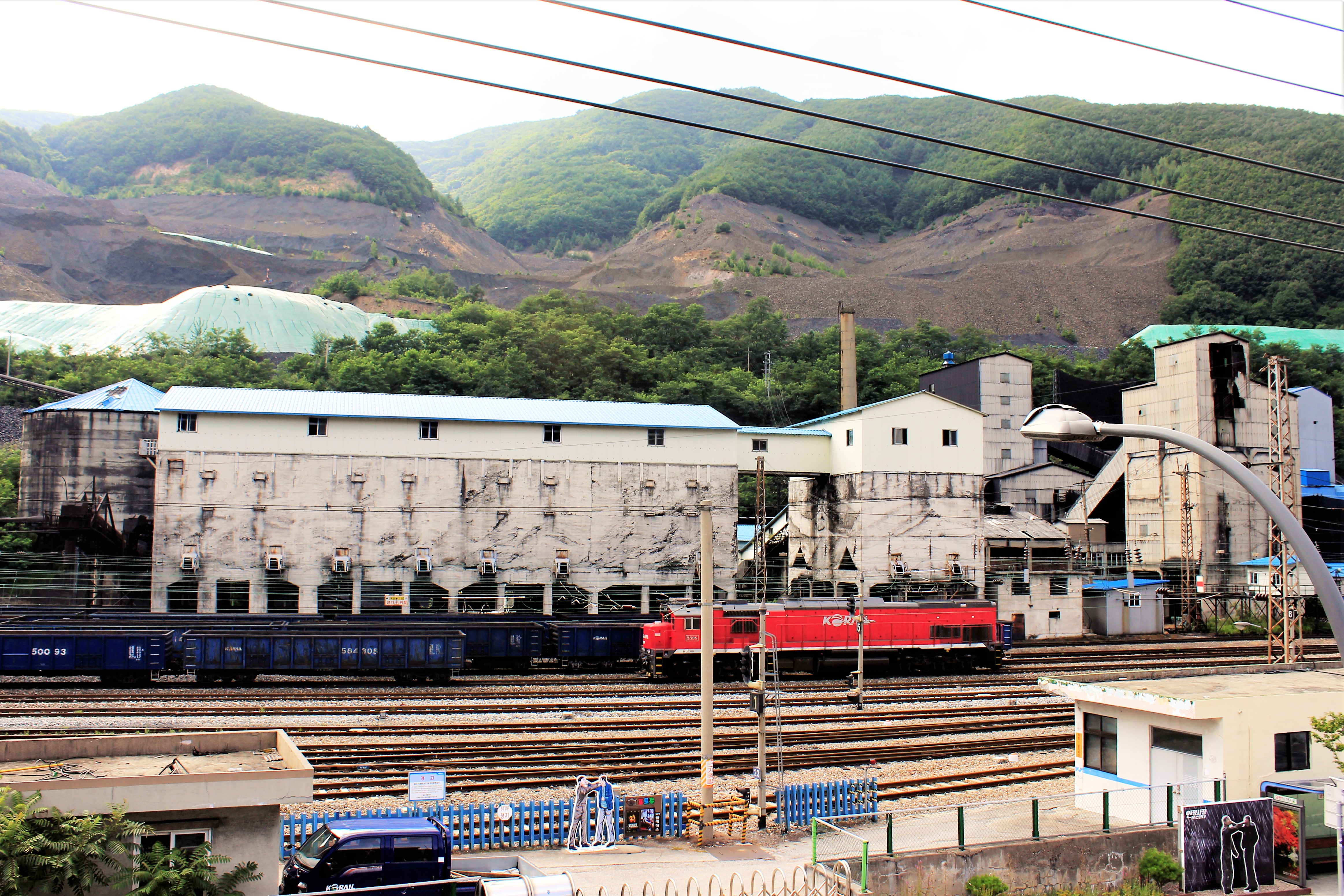The V-Train in the Baekdudaegan gorge on the Yeongdong Line.
