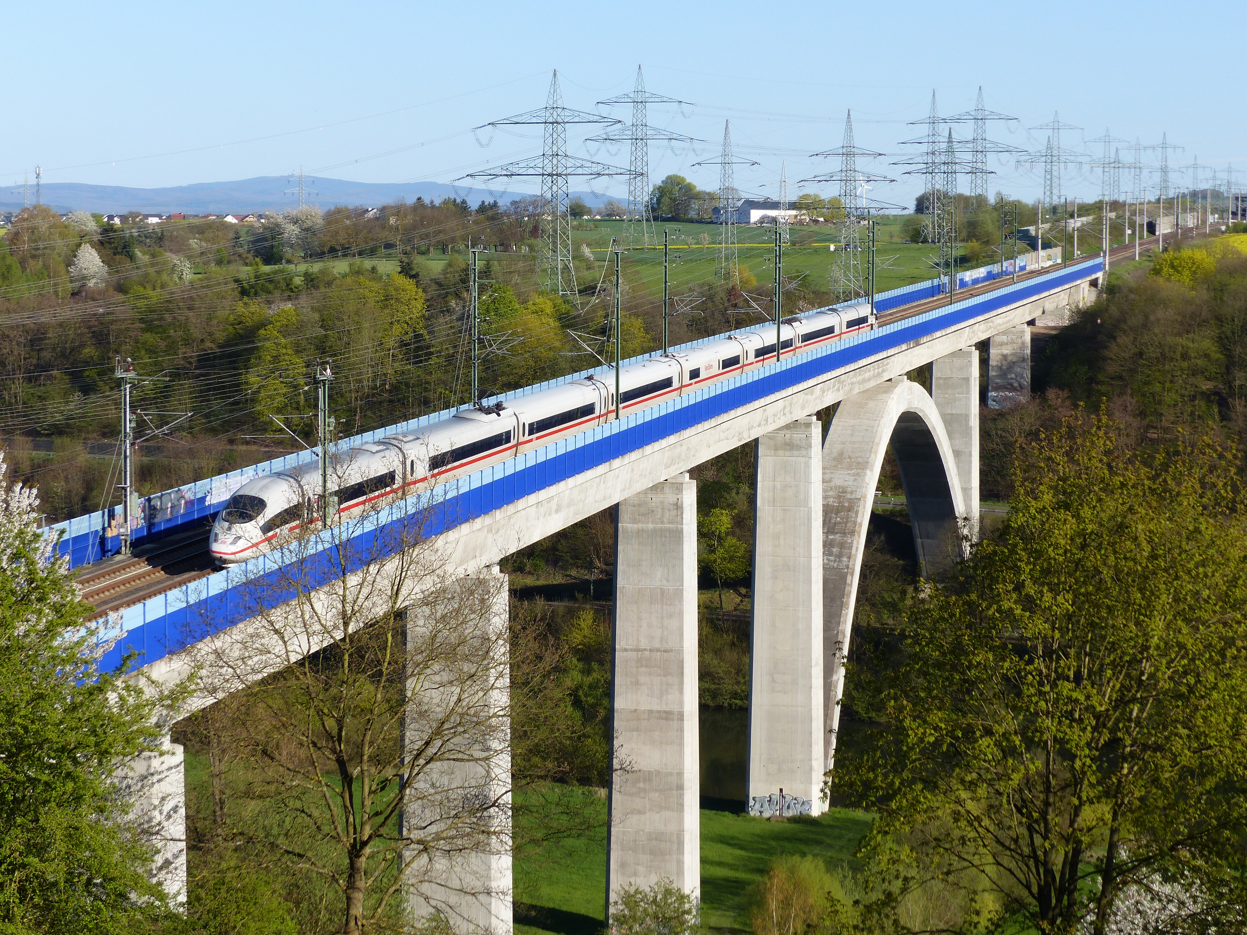 An ICE train on the Lahn valley viaduct at Limburg on the Cologne-Frankfurt high-speed line.