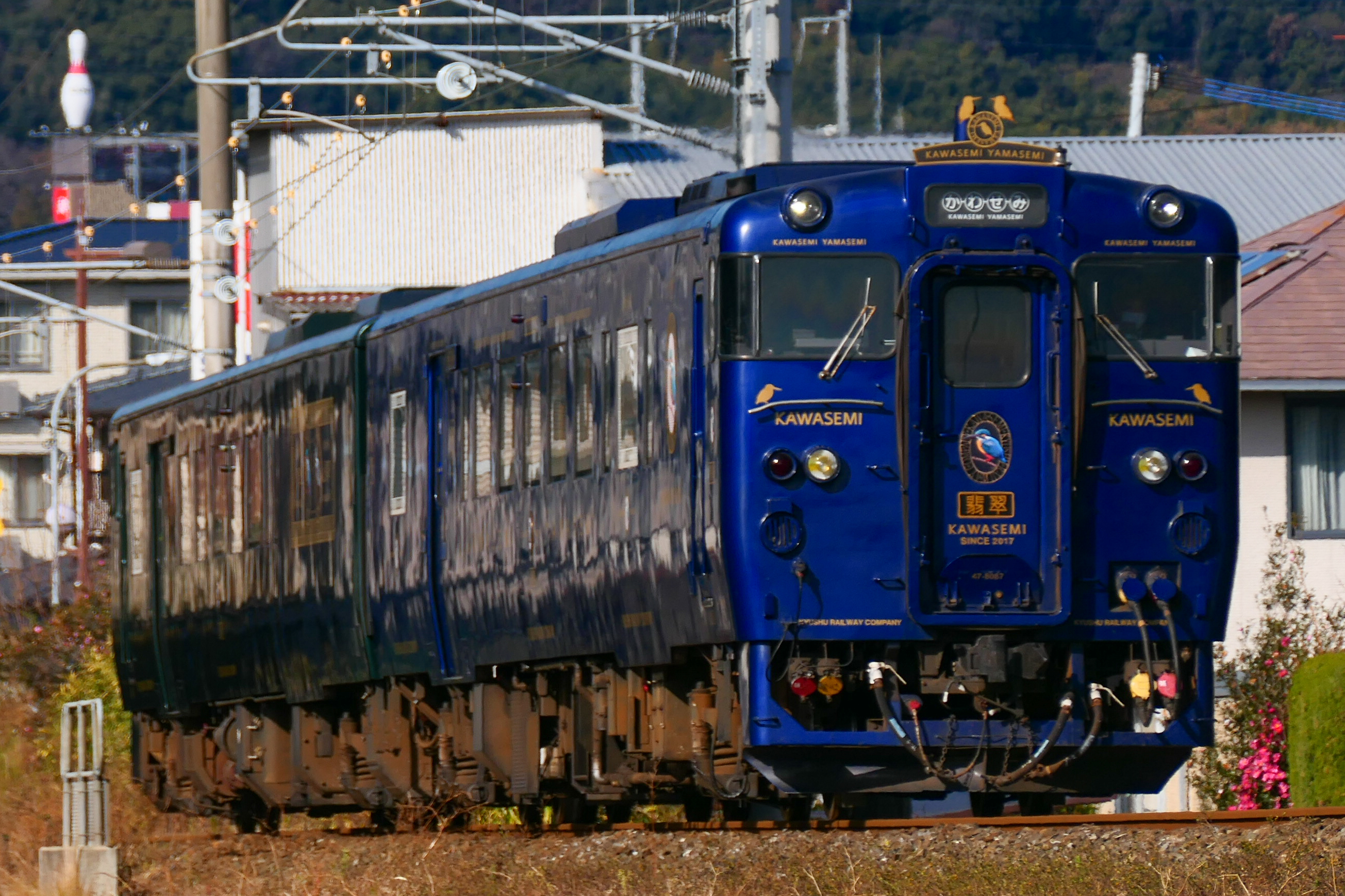 JR Kyushu Kawasemi Yamasemi limited express on the Hohi Main Line in Kumamoto, Japan.