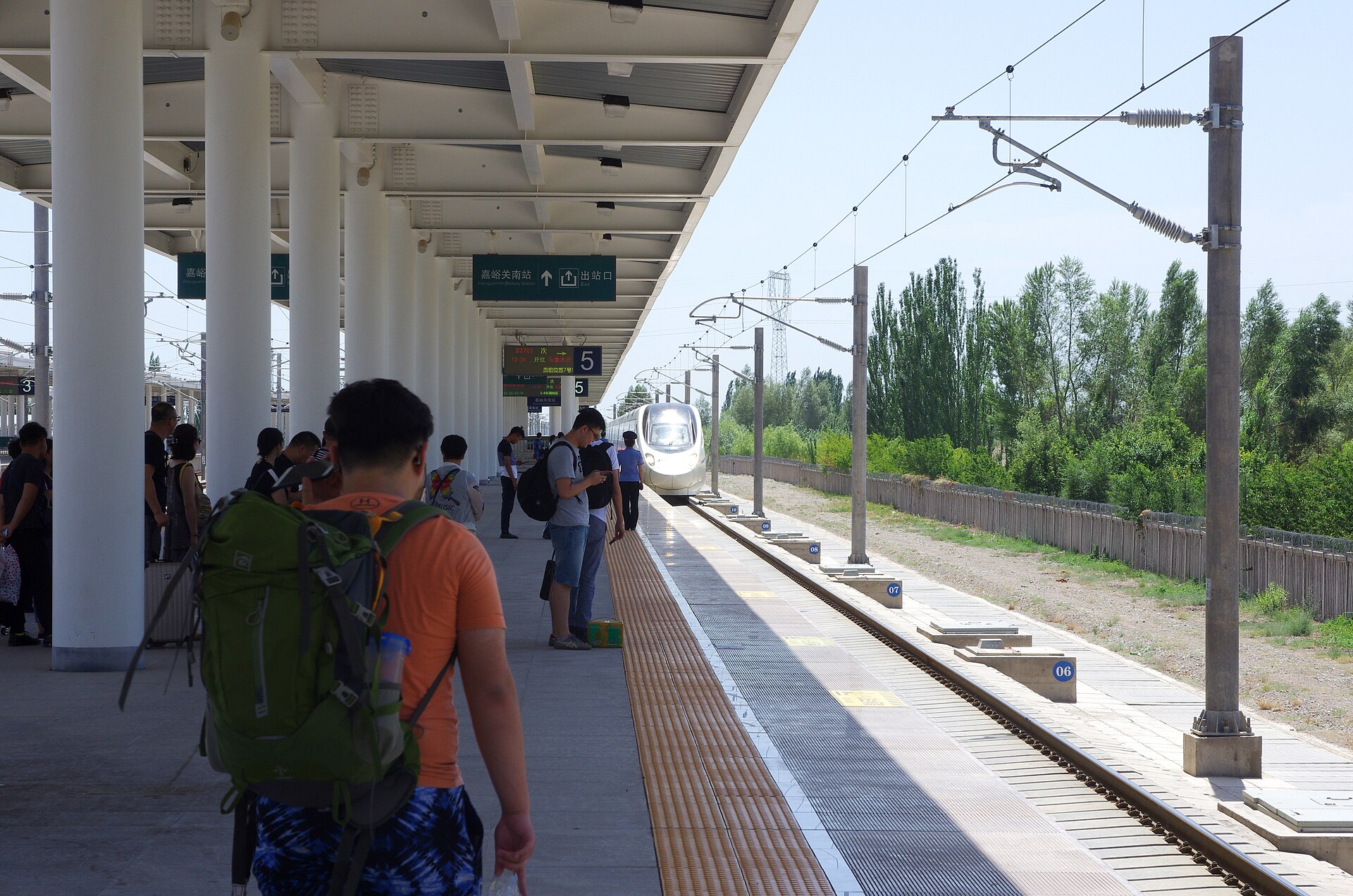 An Urumqi-bound high-speed train approaching Jiayuguan South on the Lanzhou–Urumqi high-speed railway.