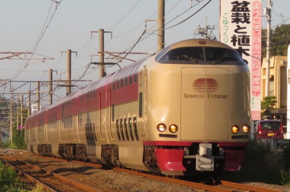 A 285 series Sunrise Express sleeper train.