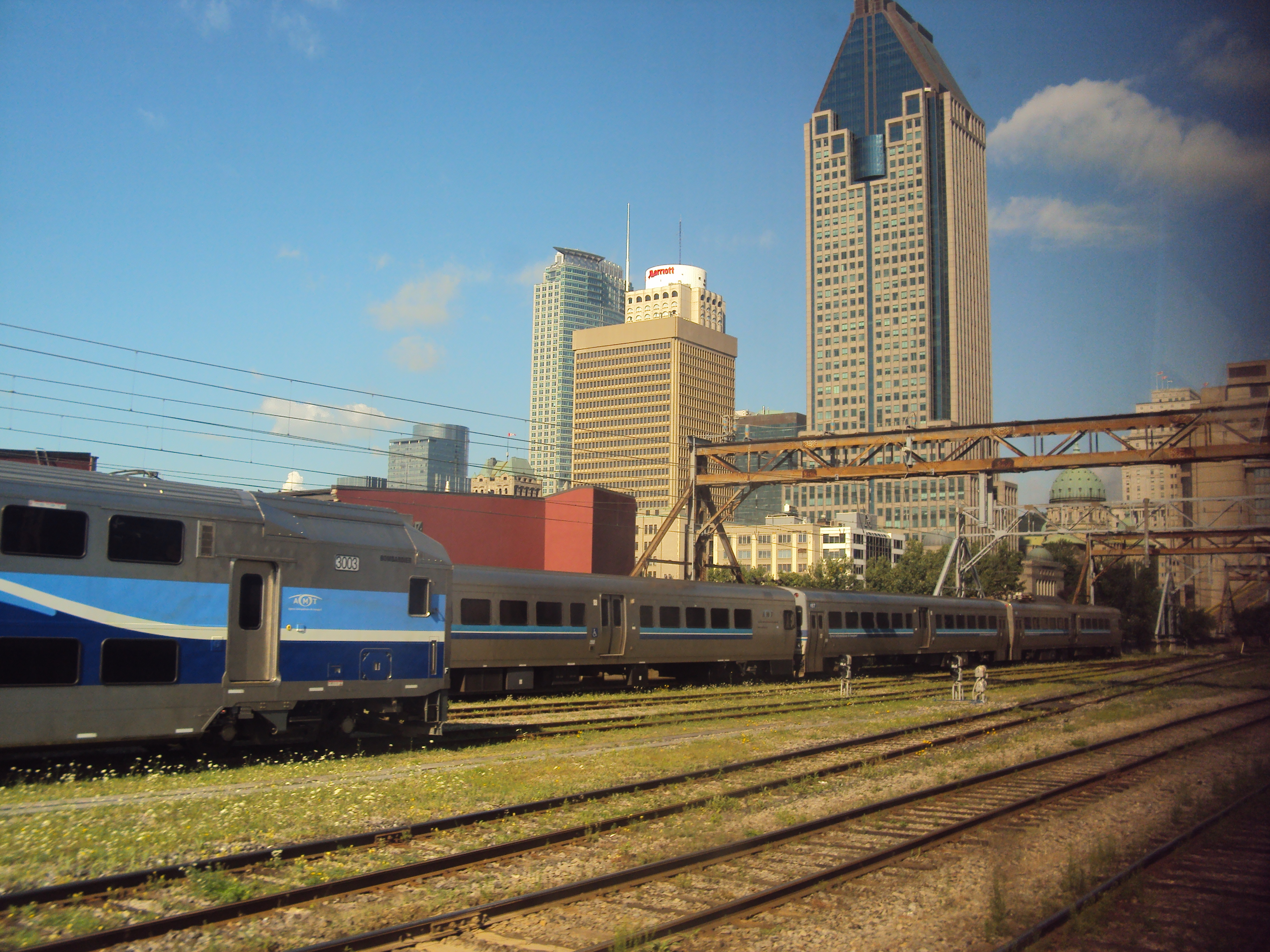 ADIRONDACK-TRAIN-MONTREAL.
