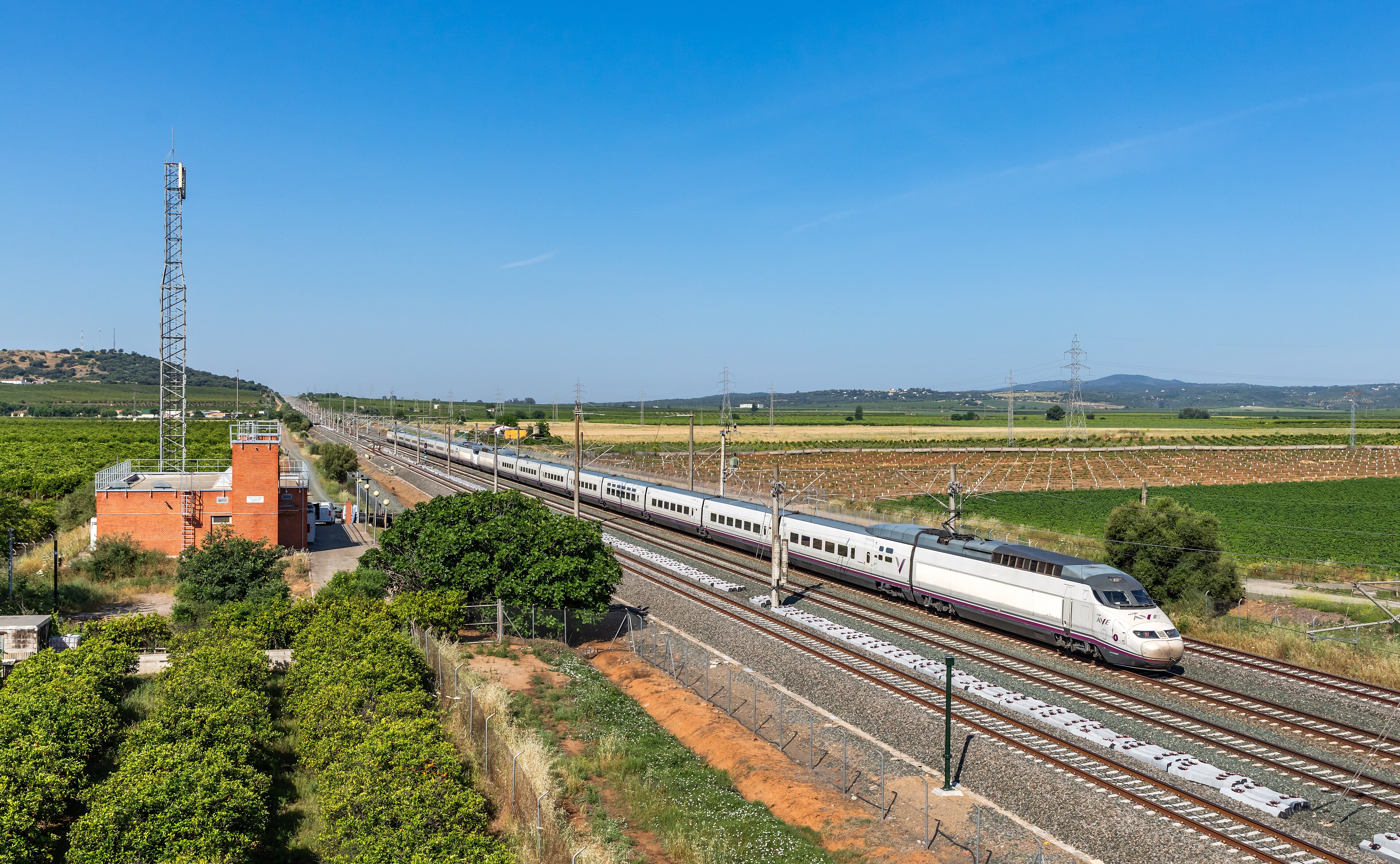 AVE: Madrid to Seville: RENFE 100 Hornachuelos