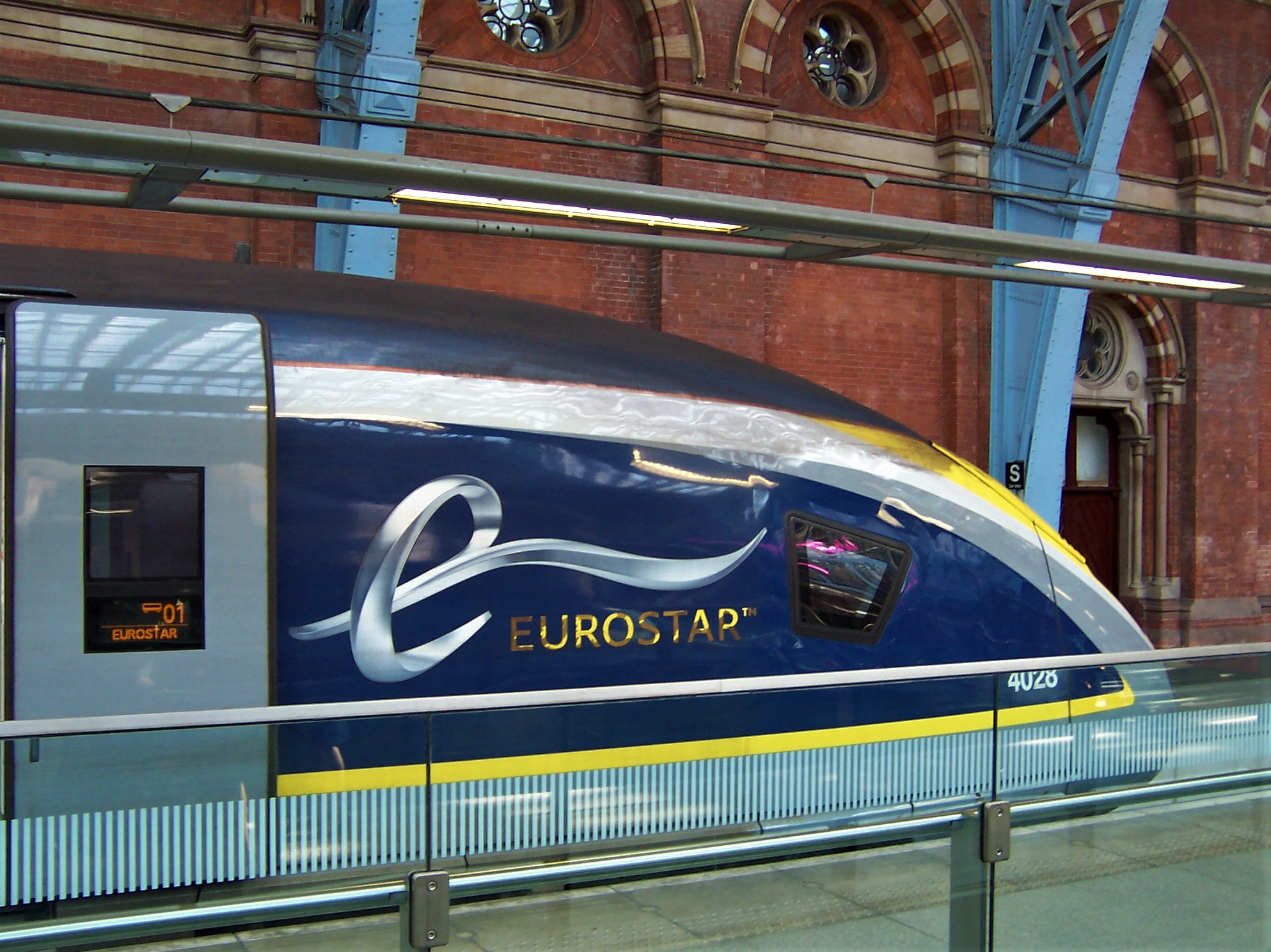 Eurostar: London to Paris: There's my train Eurostar for Paris about to leave Flickr TeaMeister