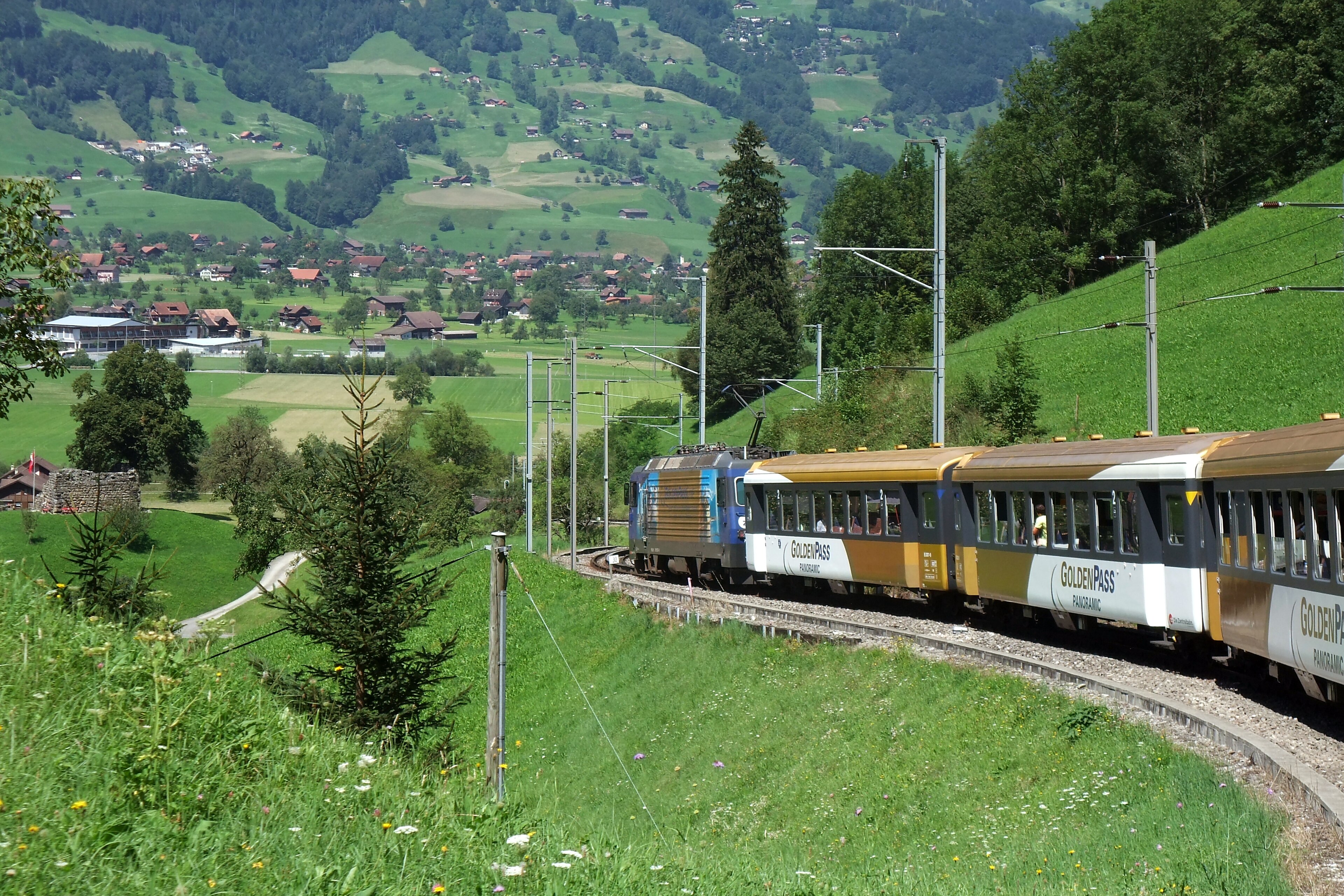 Luzern–Interlaken Express: GoldenPass Line Kaiserstuhl   Giswil
