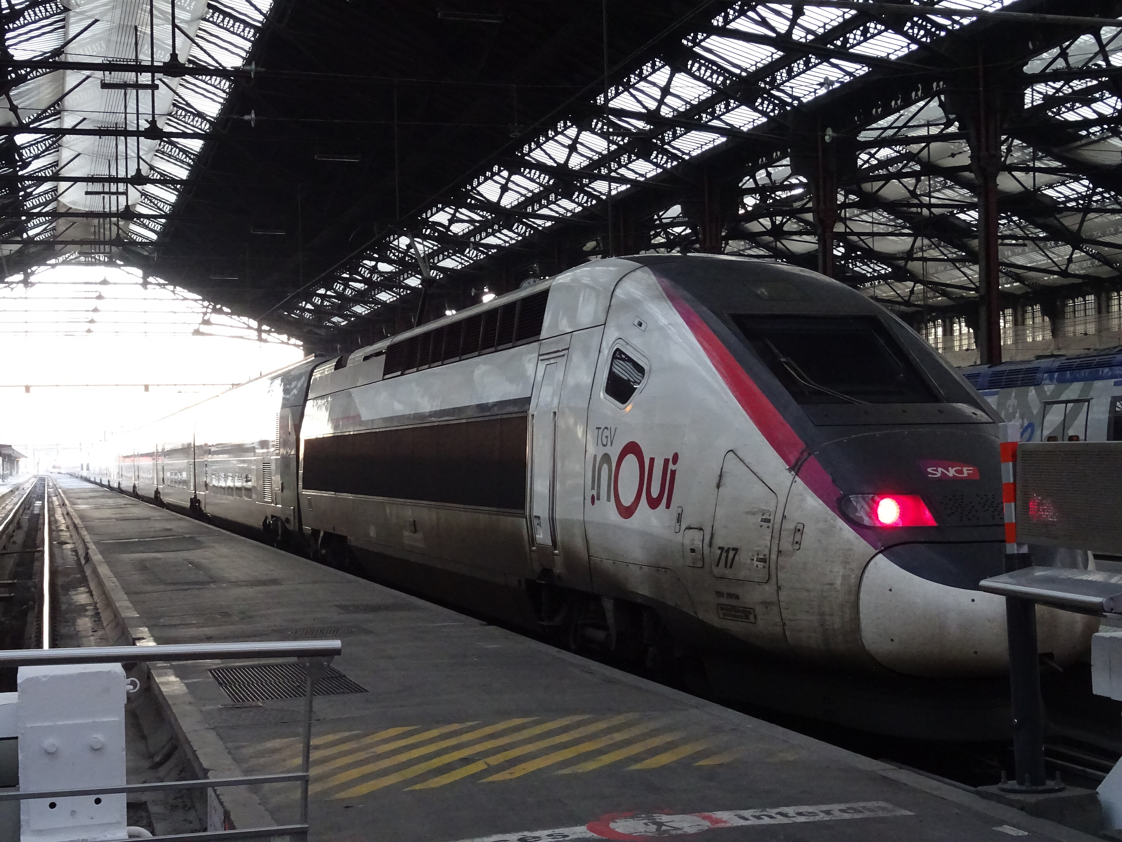 TGV inOui: Paris to Marseille: TGV INOUI PLY