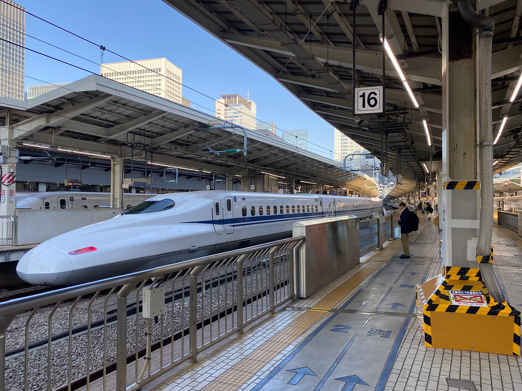 An N700 Tokaido Shinkansen train at Tokyo Station.