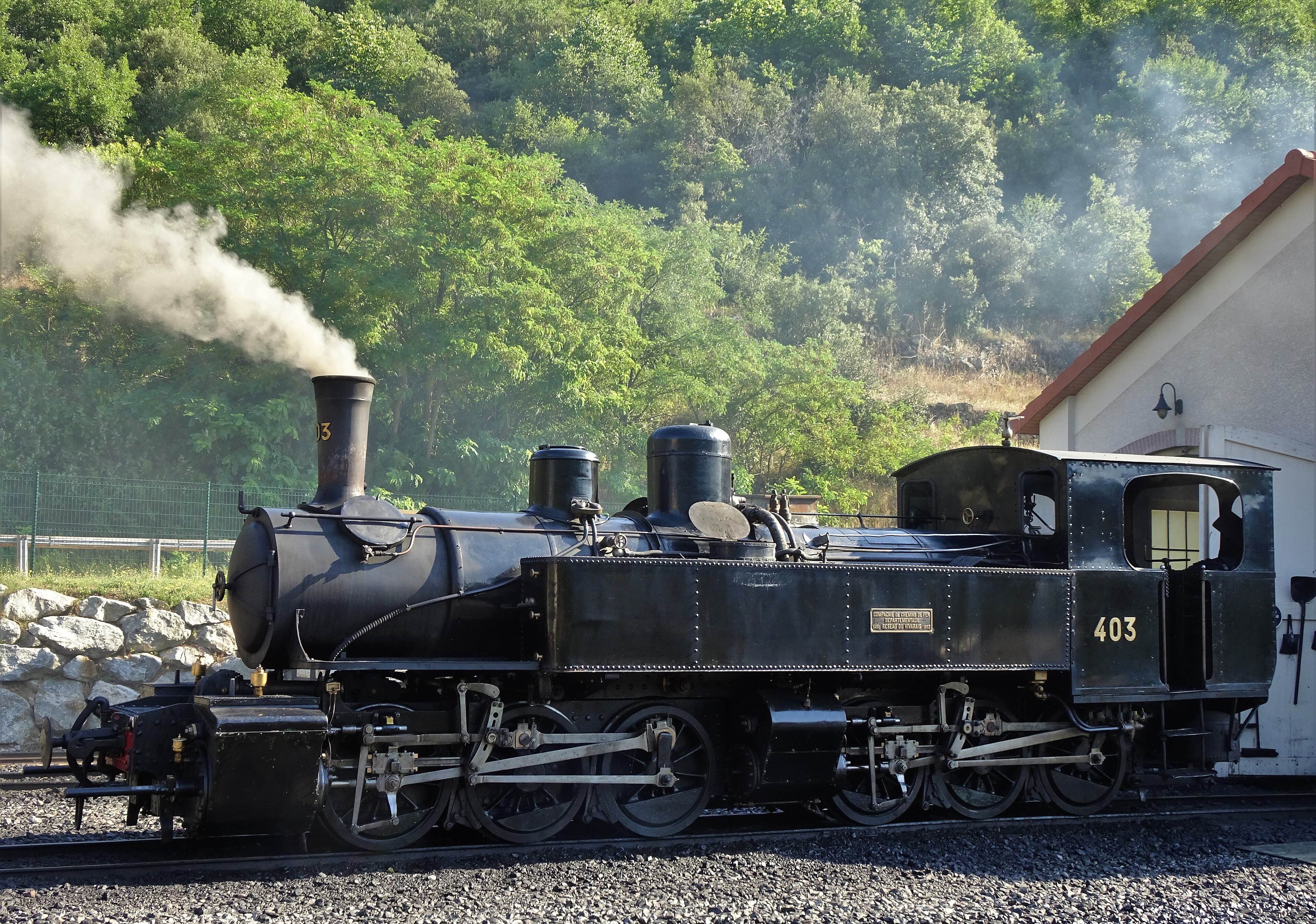 Train de l’Ardèche: Le Mastrou, locomotive tender de type Mallet. Chemin de fer du Vivarais en Ardèche 01