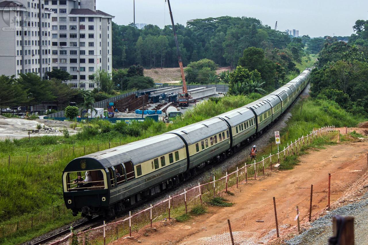 The Eastern & Oriental Express curves through Johor Bahru on its Singapore–Bangkok journey.